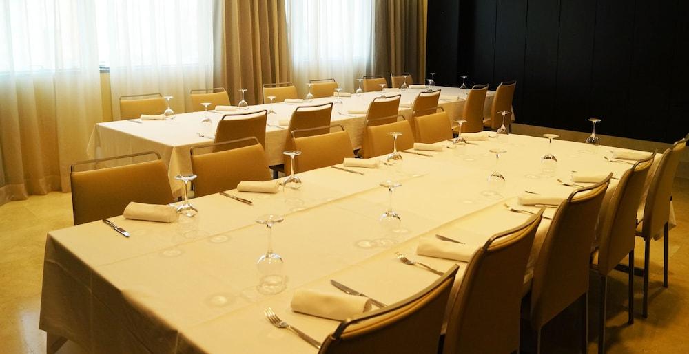 Lcb Hotel Fuenlabrada Zewnętrze zdjęcie